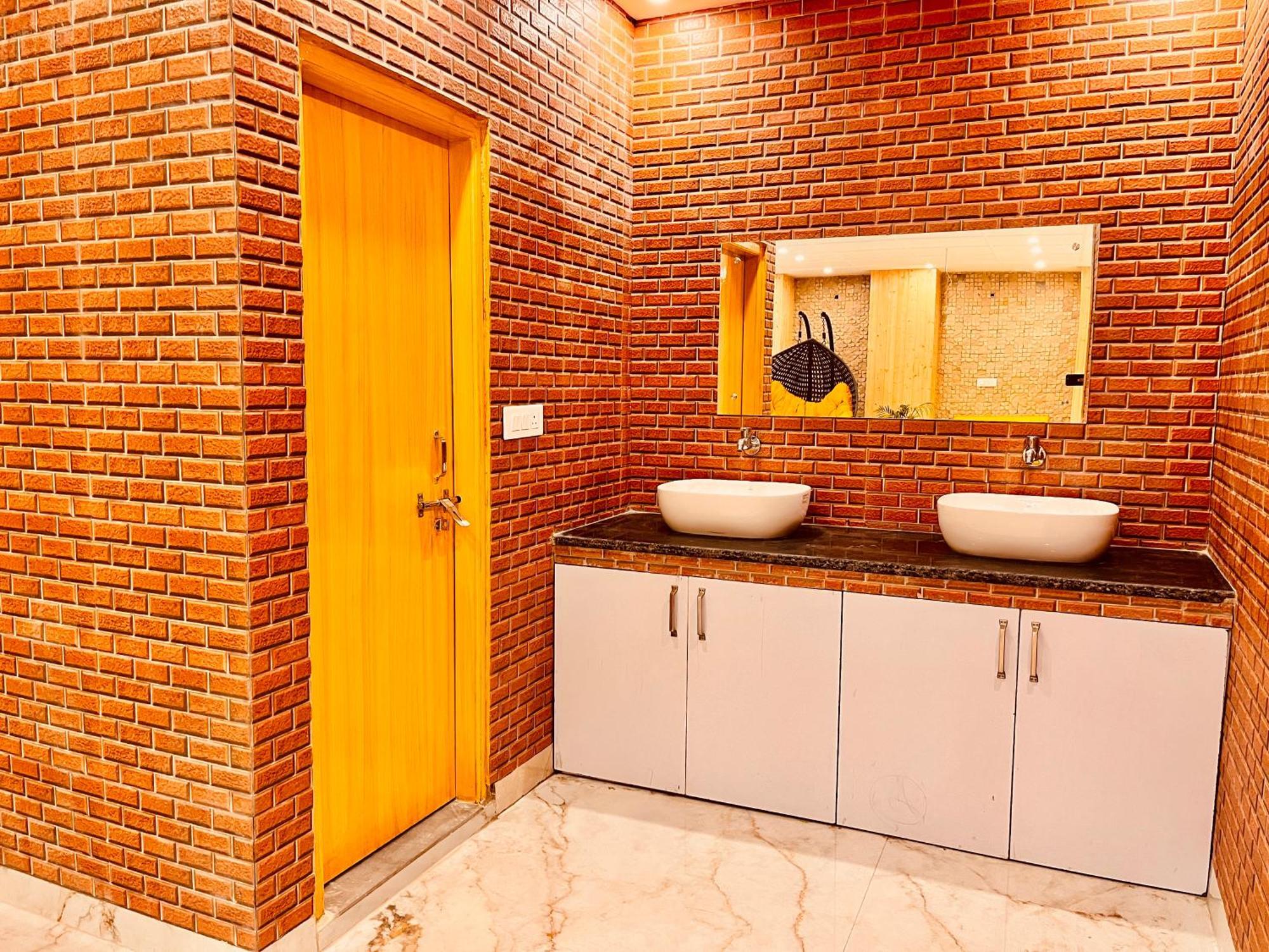 Hotel Classic Crown - #Scenic Mountain View #Open Terrace #Parking #Premium Rooms With Balcony #Guest Preferred #Best Selling Hotel In 穆索里 外观 照片
