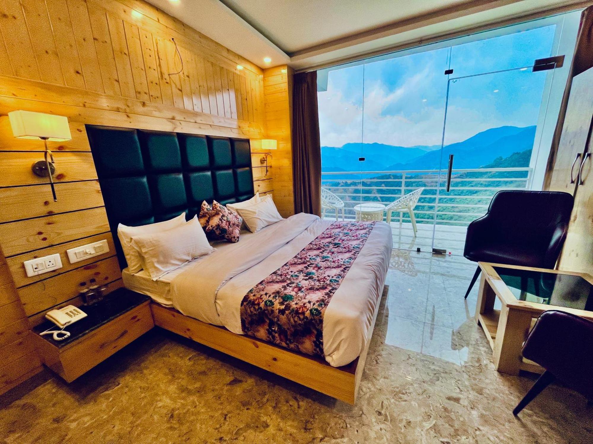 Hotel Classic Crown - #Scenic Mountain View #Open Terrace #Parking #Premium Rooms With Balcony #Guest Preferred #Best Selling Hotel In 穆索里 外观 照片