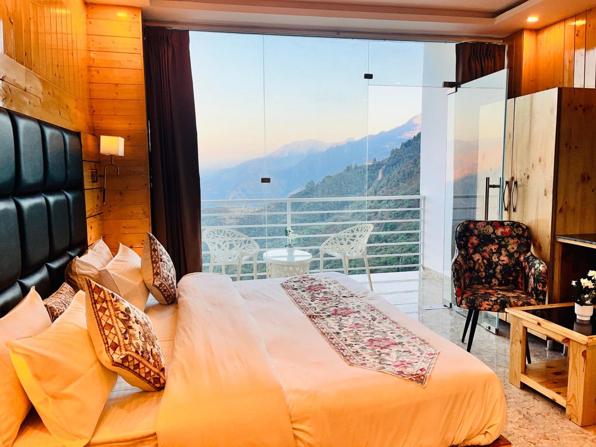Hotel Classic Crown - #Scenic Mountain View #Open Terrace #Parking #Premium Rooms With Balcony #Guest Preferred #Best Selling Hotel In 穆索里 外观 照片