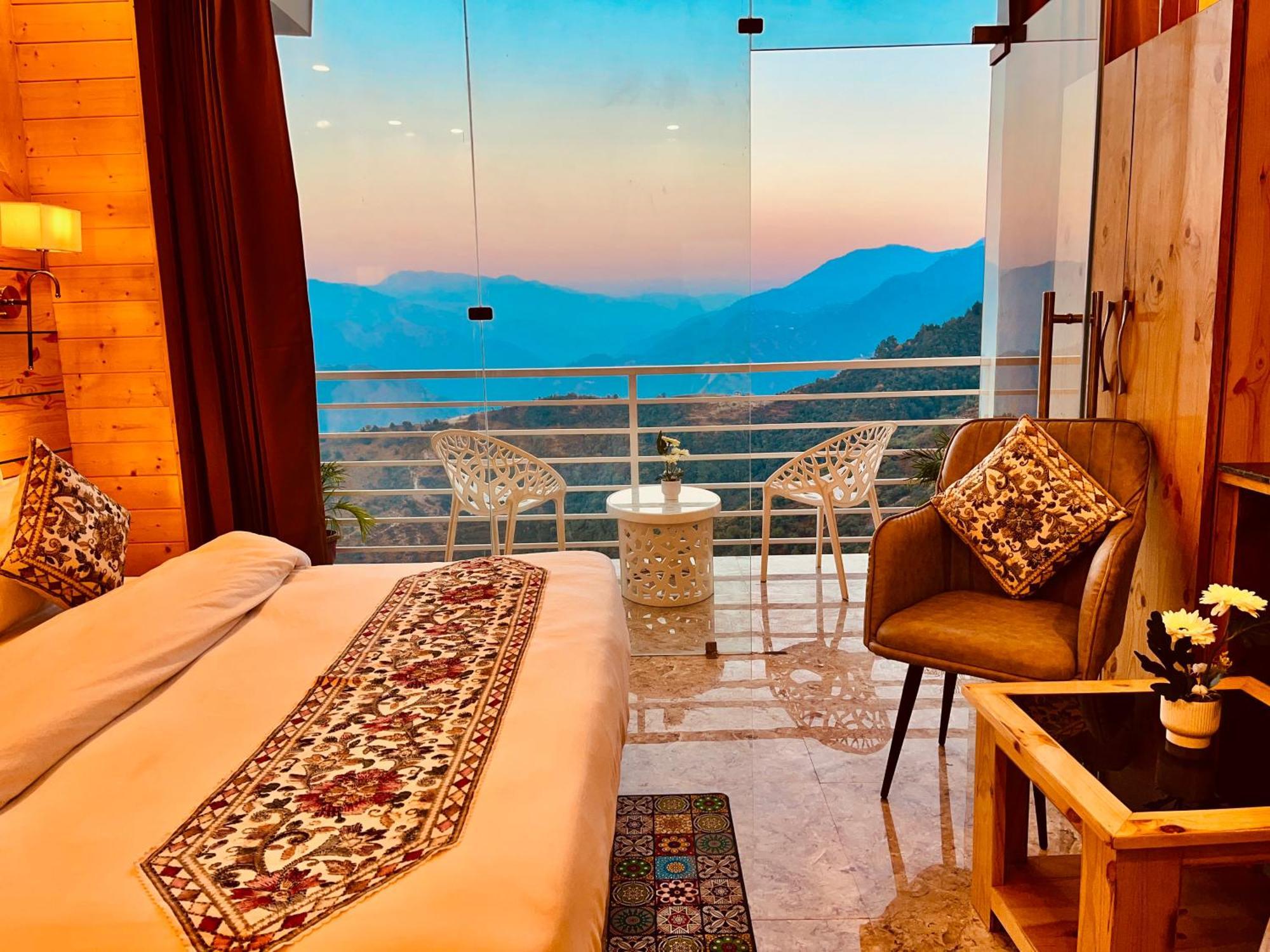 Hotel Classic Crown - #Scenic Mountain View #Open Terrace #Parking #Premium Rooms With Balcony #Guest Preferred #Best Selling Hotel In 穆索里 外观 照片