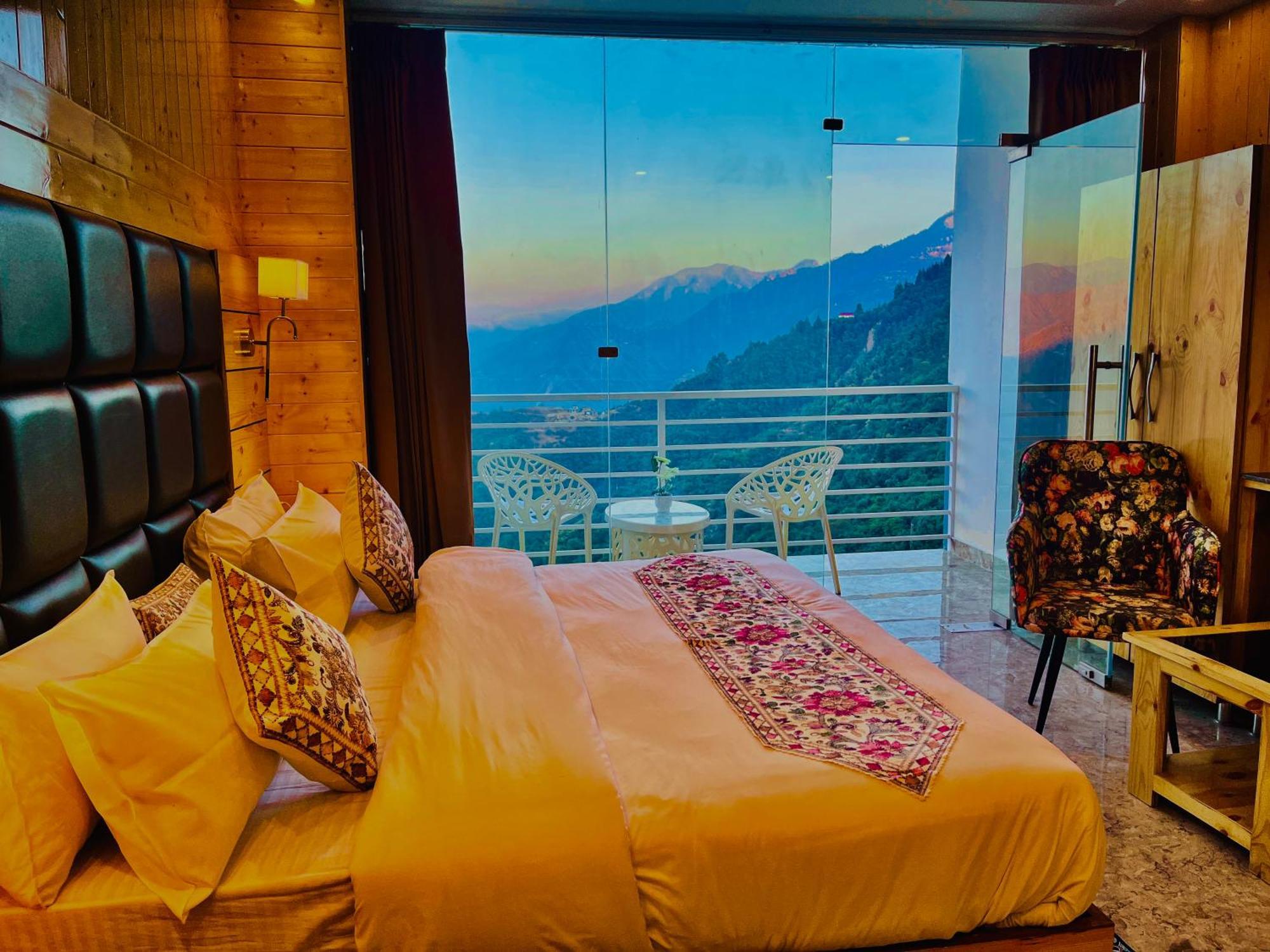 Hotel Classic Crown - #Scenic Mountain View #Open Terrace #Parking #Premium Rooms With Balcony #Guest Preferred #Best Selling Hotel In 穆索里 外观 照片