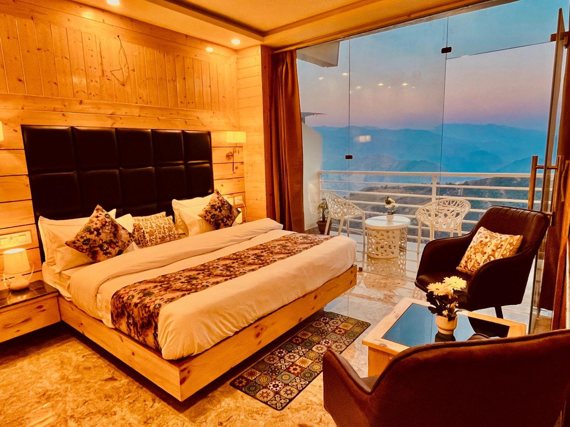 Hotel Classic Crown - #Scenic Mountain View #Open Terrace #Parking #Premium Rooms With Balcony #Guest Preferred #Best Selling Hotel In 穆索里 外观 照片