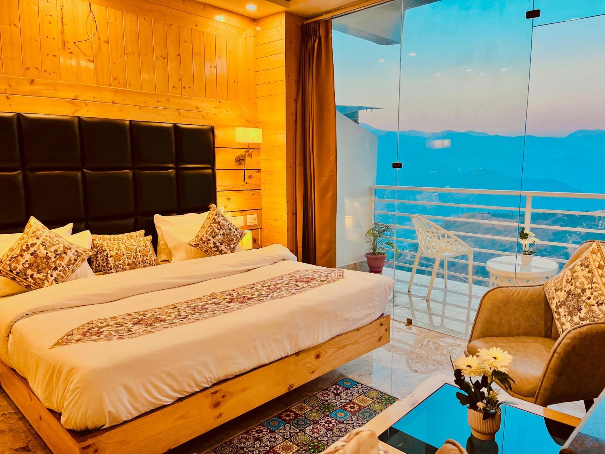 Hotel Classic Crown - #Scenic Mountain View #Open Terrace #Parking #Premium Rooms With Balcony #Guest Preferred #Best Selling Hotel In 穆索里 外观 照片