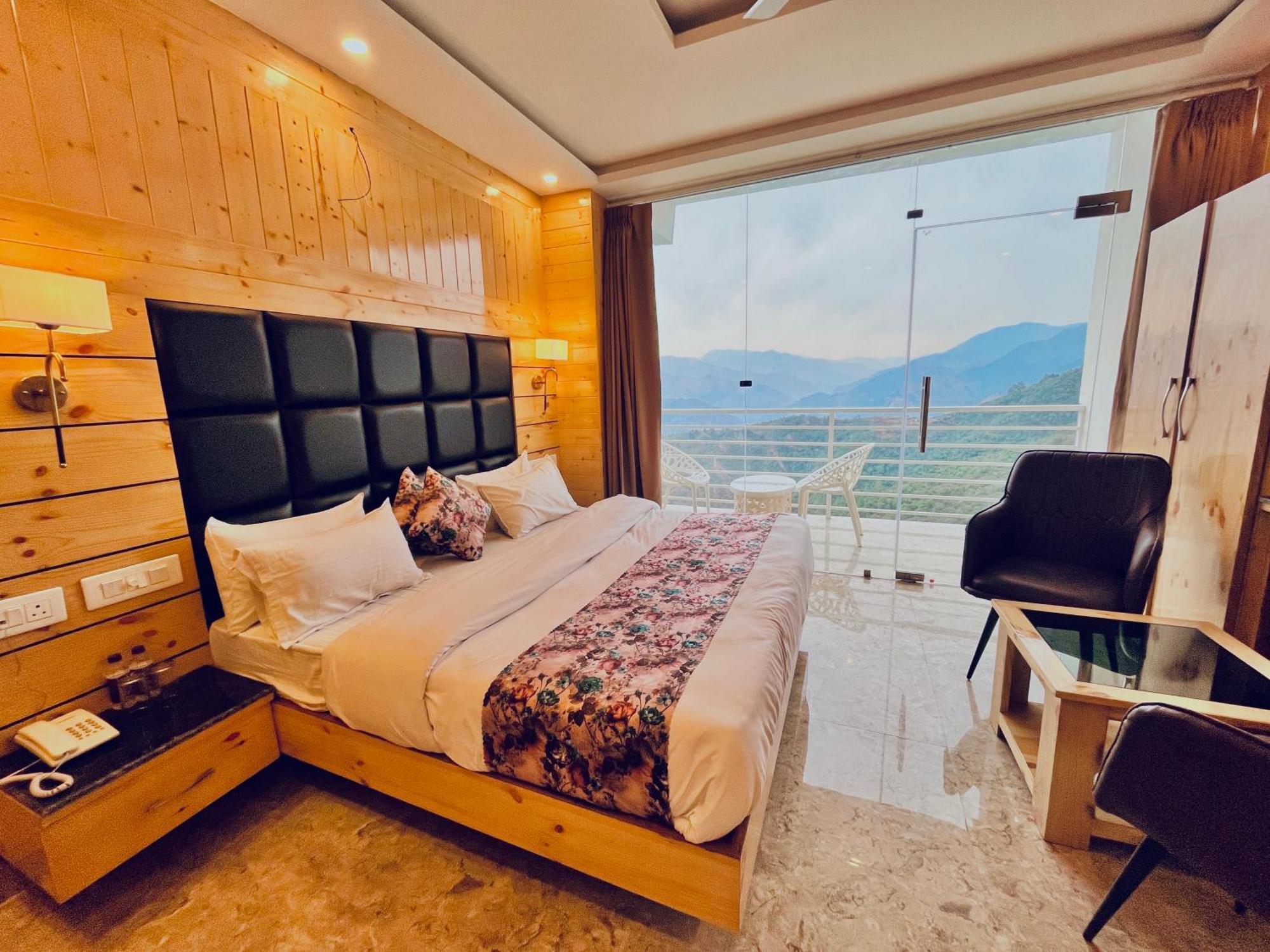 Hotel Classic Crown - #Scenic Mountain View #Open Terrace #Parking #Premium Rooms With Balcony #Guest Preferred #Best Selling Hotel In 穆索里 外观 照片