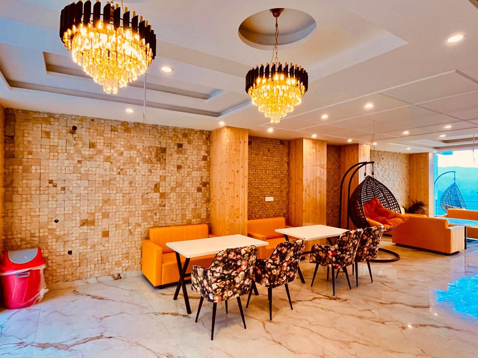 Hotel Classic Crown - #Scenic Mountain View #Open Terrace #Parking #Premium Rooms With Balcony #Guest Preferred #Best Selling Hotel In 穆索里 外观 照片
