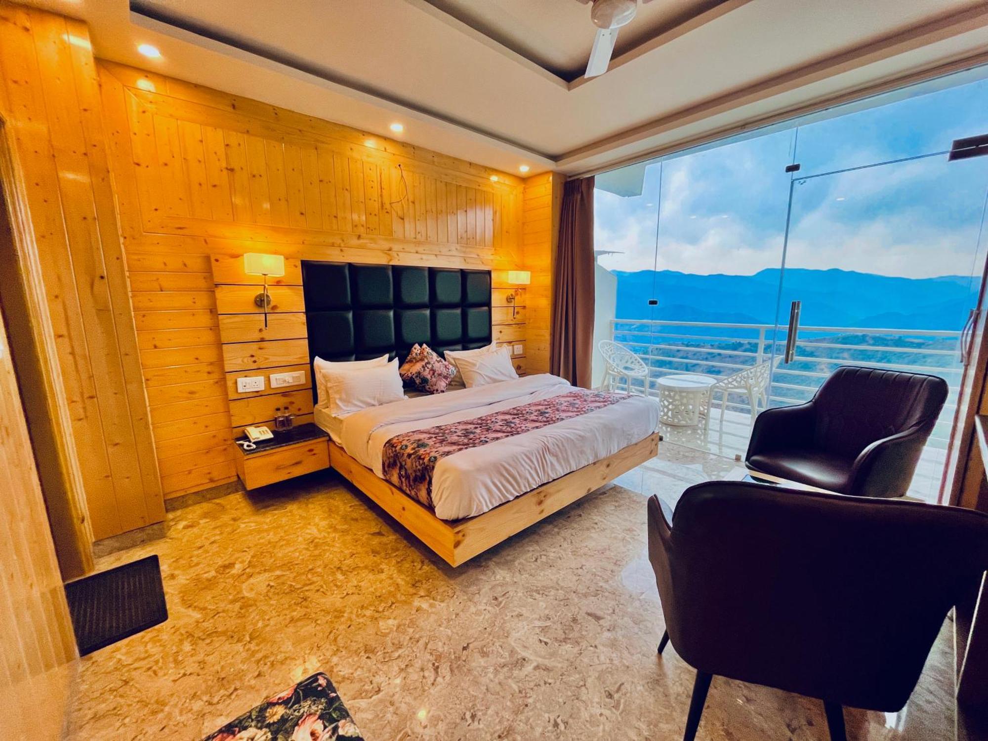 Hotel Classic Crown - #Scenic Mountain View #Open Terrace #Parking #Premium Rooms With Balcony #Guest Preferred #Best Selling Hotel In 穆索里 外观 照片