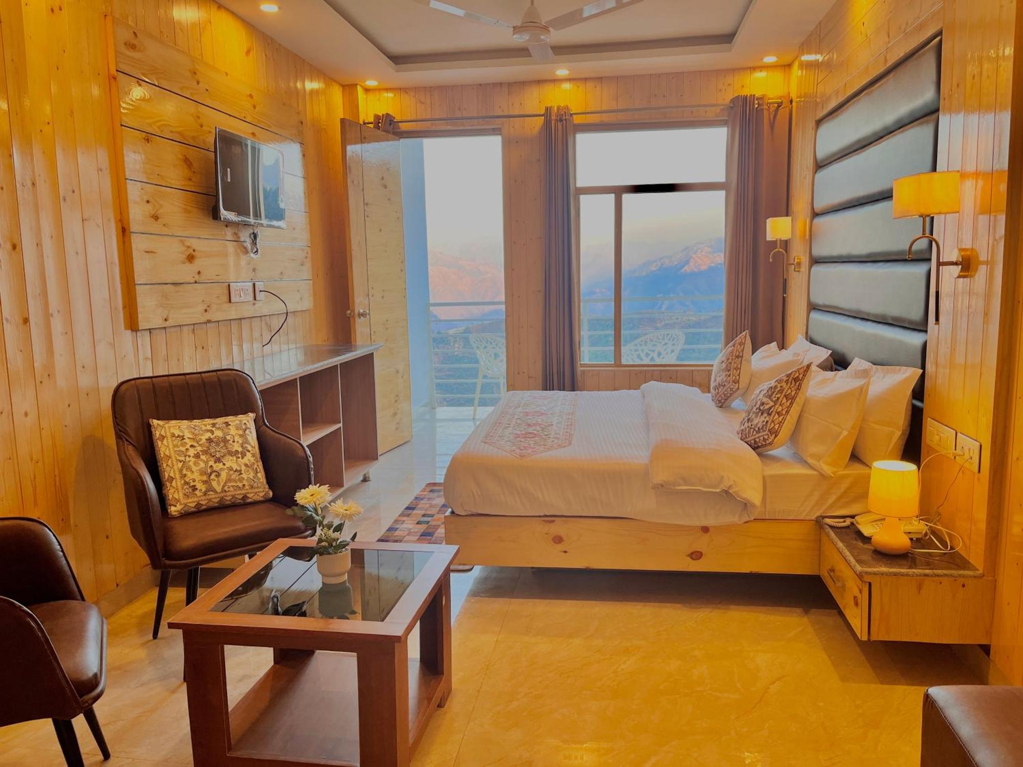 Hotel Classic Crown - #Scenic Mountain View #Open Terrace #Parking #Premium Rooms With Balcony #Guest Preferred #Best Selling Hotel In 穆索里 外观 照片