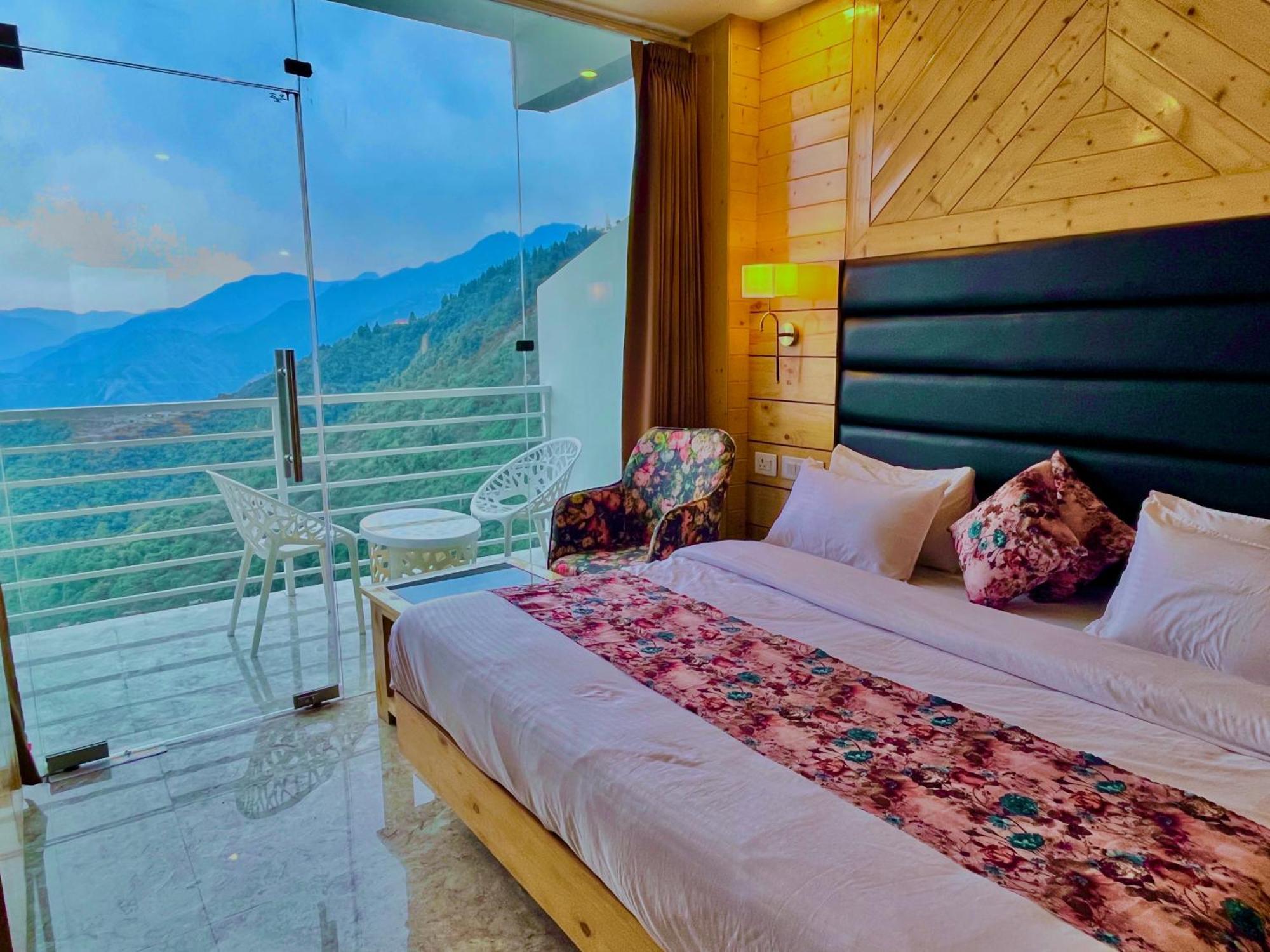 Hotel Classic Crown - #Scenic Mountain View #Open Terrace #Parking #Premium Rooms With Balcony #Guest Preferred #Best Selling Hotel In 穆索里 外观 照片