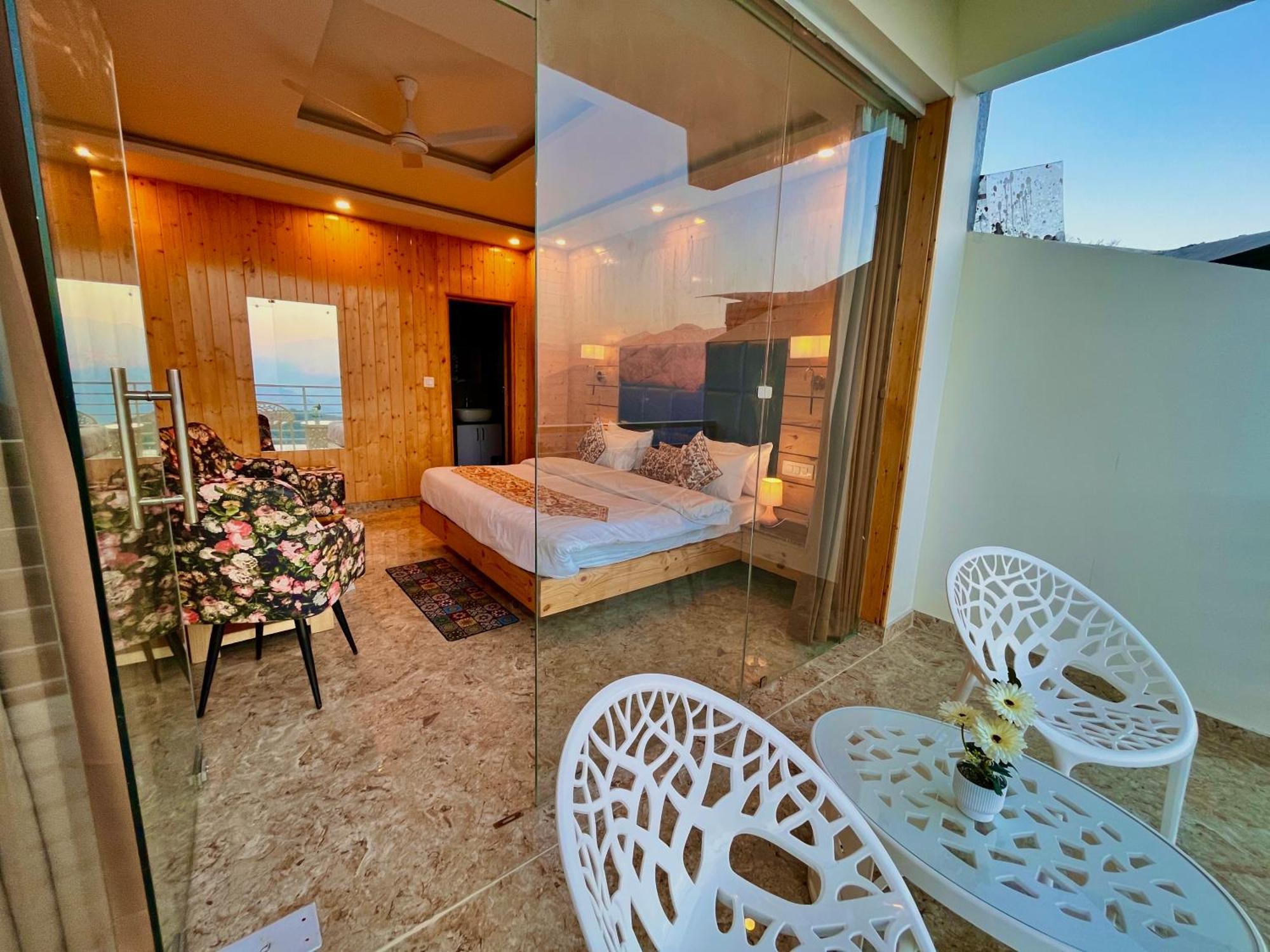 Hotel Classic Crown - #Scenic Mountain View #Open Terrace #Parking #Premium Rooms With Balcony #Guest Preferred #Best Selling Hotel In 穆索里 外观 照片