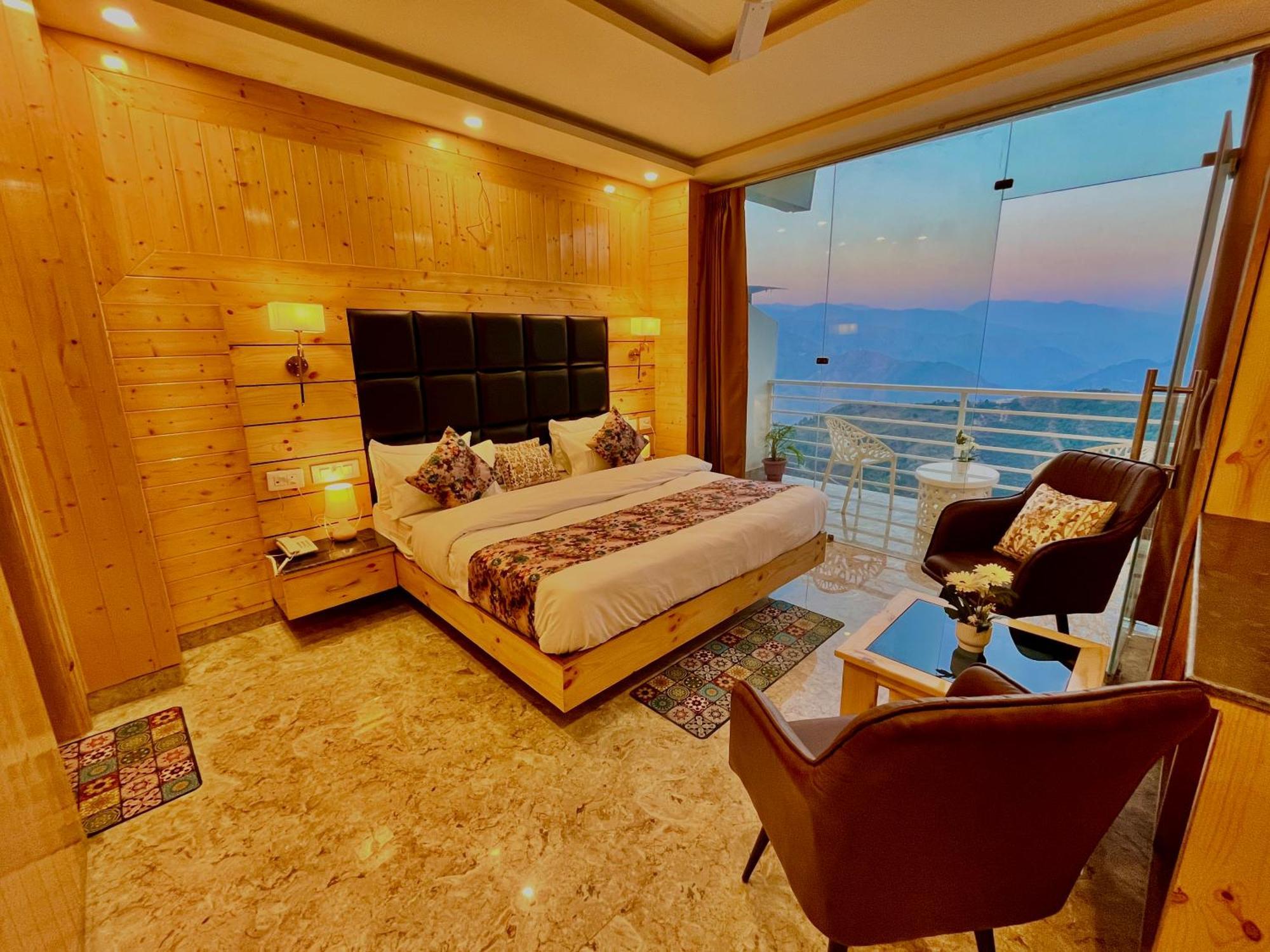 Hotel Classic Crown - #Scenic Mountain View #Open Terrace #Parking #Premium Rooms With Balcony #Guest Preferred #Best Selling Hotel In 穆索里 外观 照片